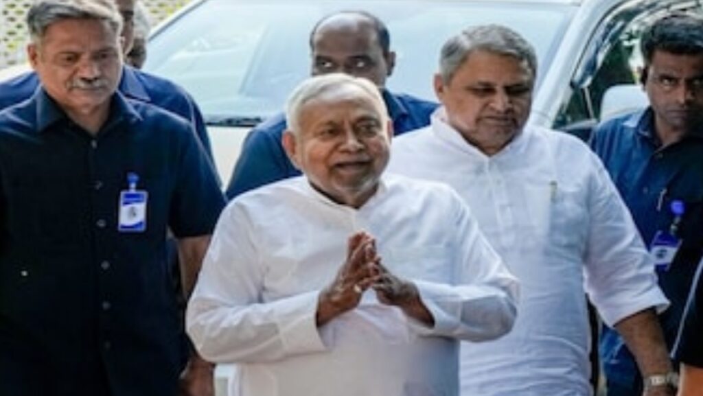 ଦୀର୍ଘ ୨୦ ବର୍ଷ ଧରି ବିହାର ଚାଲିଥିବା ନୀତିଶ ଯୁଗର ସମାପ୍ତ: ମୁଖ୍ୟମନ୍ତ୍ରୀ ପଦରୁ ଦେଲେ ଇସ୍ତଫା