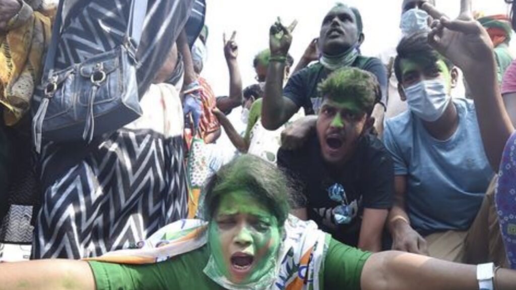 ଫଳାଫଳ ଘୋଷଣା ପରେ ପଶ୍ଚିମବଙ୍ଗ ଅଶାନ୍ତ : TMC ଅଫିସ ଜାଳିଦେଲେ ଦୁର୍ବୃତ୍ତ