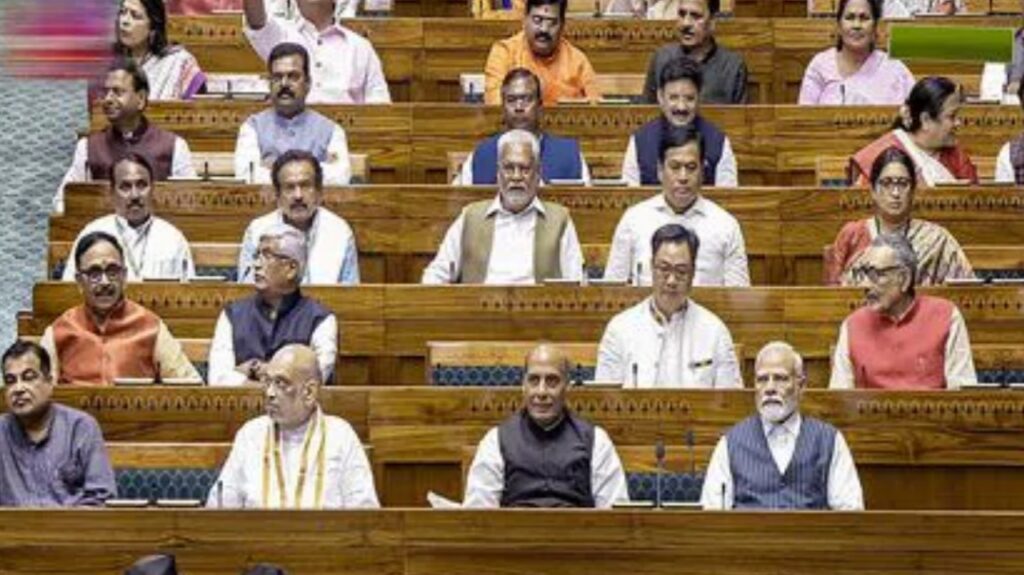 ବିରୋଧୀଙ୍କ ପ୍ରବଳ ହଟ୍ଟଗୋଳ ଭିତରେ ଲୋକ ସଭାରେ ଆଣ୍ଟି ପେପର ଲିକ୍ ବିଲ୍ ପାରିତ